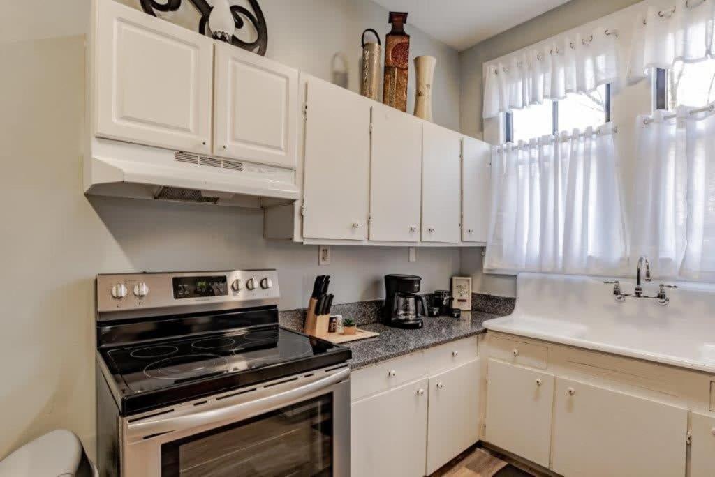 Dauphin District Darling #1-Downtown, Restaurants Apartment Mobile Ngoại thất bức ảnh